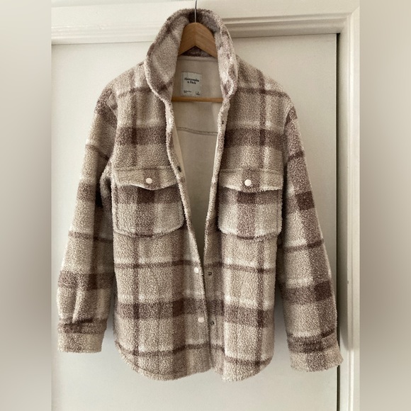 Shacket - Picture 7 of 14